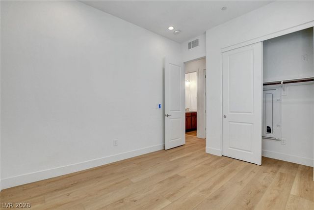 670 Grey Saker Street, Las Vegas, NV 89138