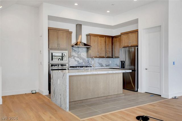 670 Grey Saker Street, Las Vegas, NV 89138