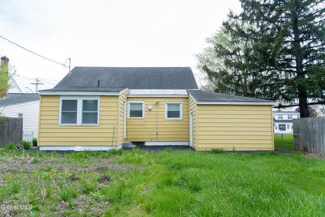 1311 Curry Road, Rotterdam, NY 12306
