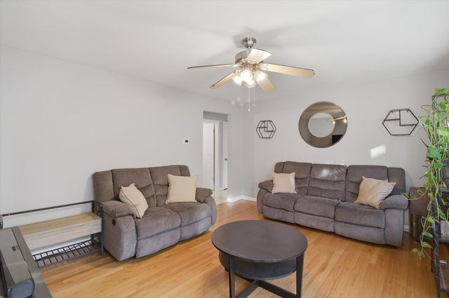 3822 Ruby Street 2E, Schiller Park, IL 60176