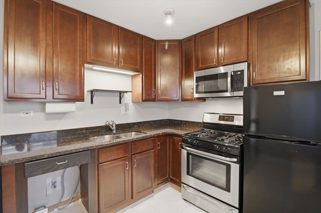 3822 Ruby Street 2E, Schiller Park, IL 60176