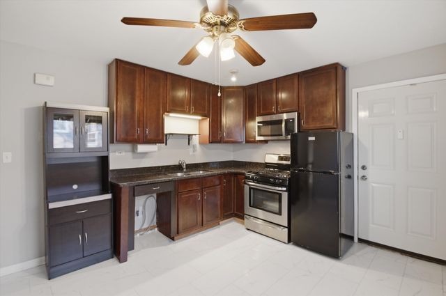 3822 Ruby Street 2E, Schiller Park, IL 60176