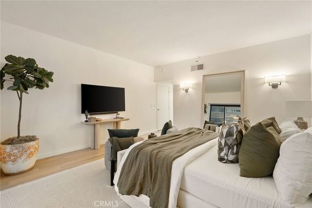 10445 Wilshire, Los Angeles, CA 90024