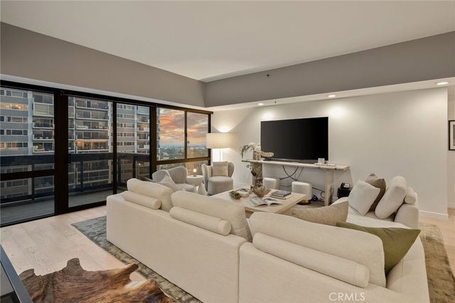 10445 Wilshire, Los Angeles, CA 90024