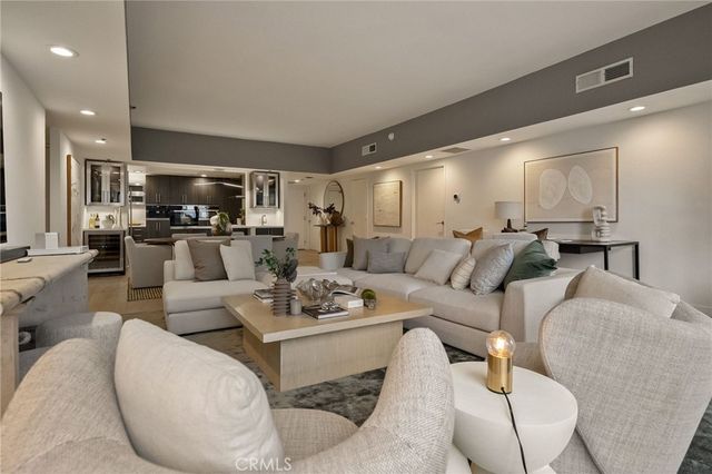 10445 Wilshire, Los Angeles, CA 90024