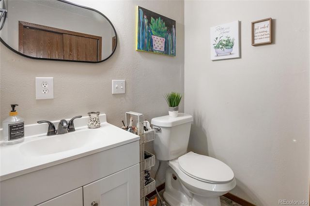 39 S Nome Street, Aurora, CO 80012