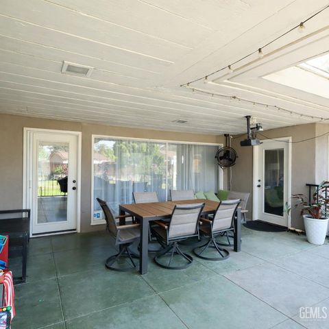 262 Monte Vista Drive, Bakersfield, CA 93305