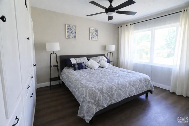 262 Monte Vista Drive, Bakersfield, CA 93305