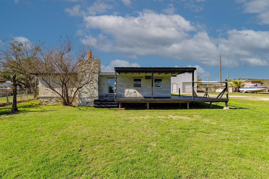 110 Lakewood DR, Burnet, TX 78611