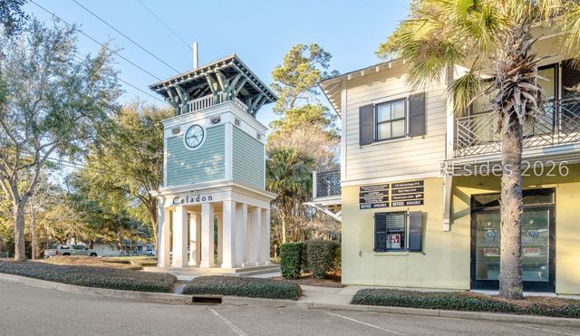 40 Celadon Dr, Ladys Island, SC 29907