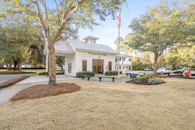 40 Celadon Dr, Ladys Island, SC 29907