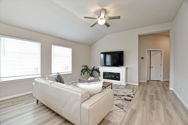 608 Carol DR, Hutto, TX 78634