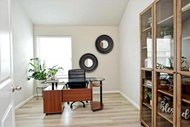 608 Carol DR, Hutto, TX 78634