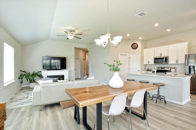 608 Carol DR, Hutto, TX 78634