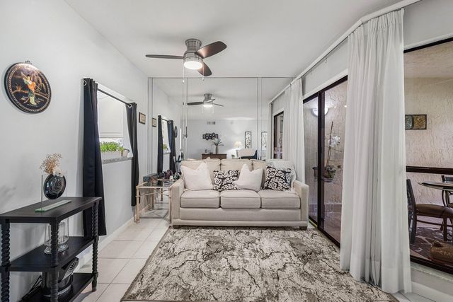 3315 Lucerne Park Drive, Greenacres, FL 33467