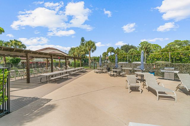 3315 Lucerne Park Drive, Greenacres, FL 33467