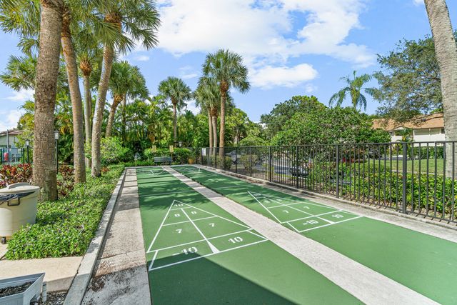 3315 Lucerne Park Drive, Greenacres, FL 33467