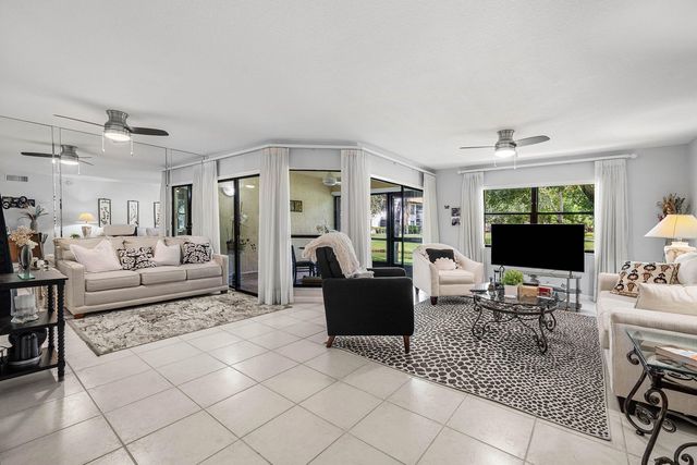 3315 Lucerne Park Drive, Greenacres, FL 33467