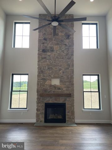 25 BERKS MONT LN, Barto, PA 19504