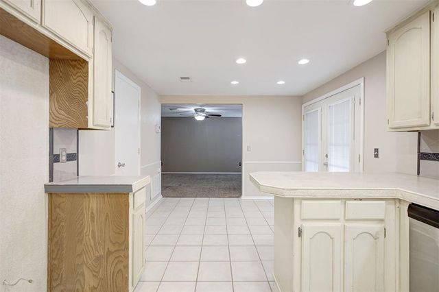 8300 S Drexel Place, Oklahoma City, OK 73159