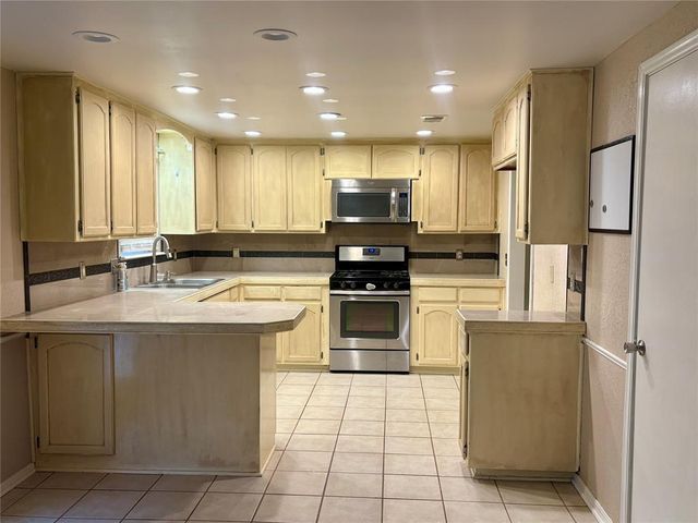 8300 S Drexel Place, Oklahoma City, OK 73159