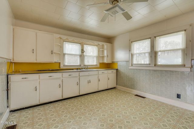 114 Maple Drive, Jonesborough, TN 37659