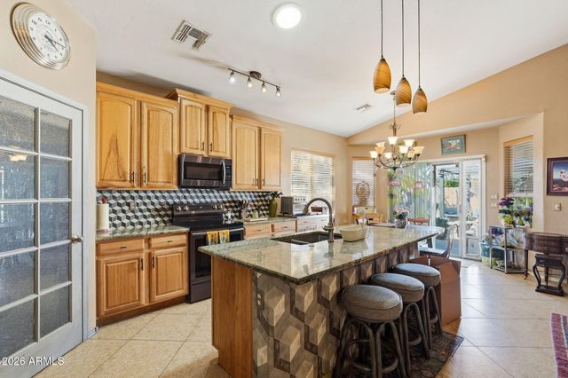 1774 W GREEN TREE Drive, San Tan Valley, AZ 85144