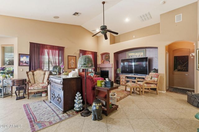 1774 W GREEN TREE Drive, San Tan Valley, AZ 85144