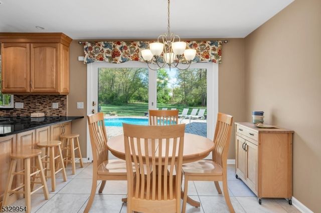 60 Kinnan Way, Bernards Twp., NJ 07920