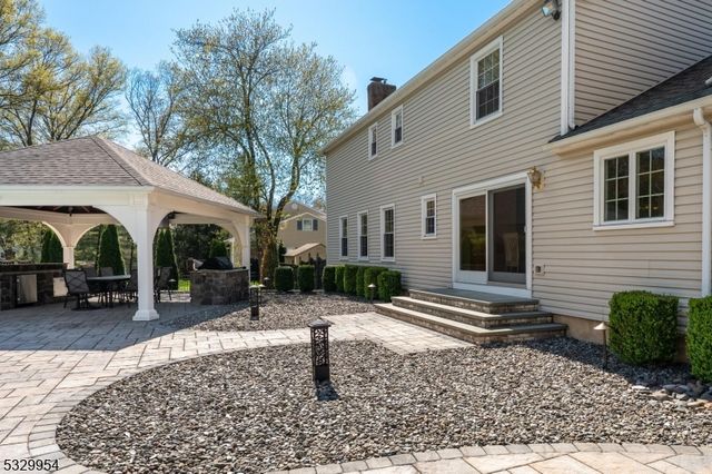 60 Kinnan Way, Bernards Twp., NJ 07920