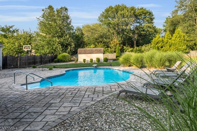 60 Kinnan Way, Bernards Twp., NJ 07920