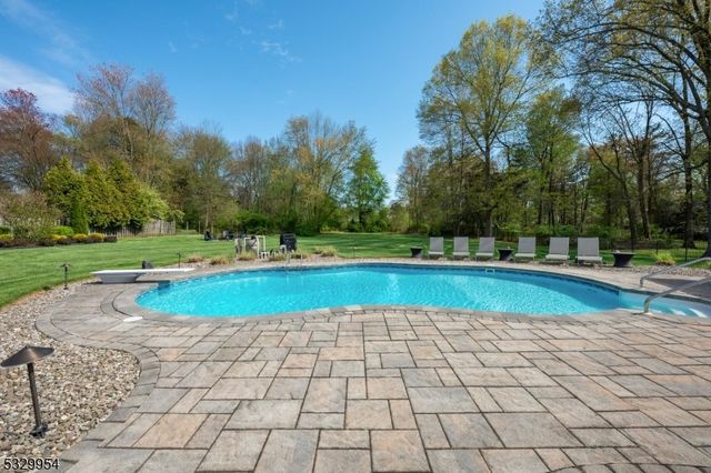 60 Kinnan Way, Bernards Twp., NJ 07920