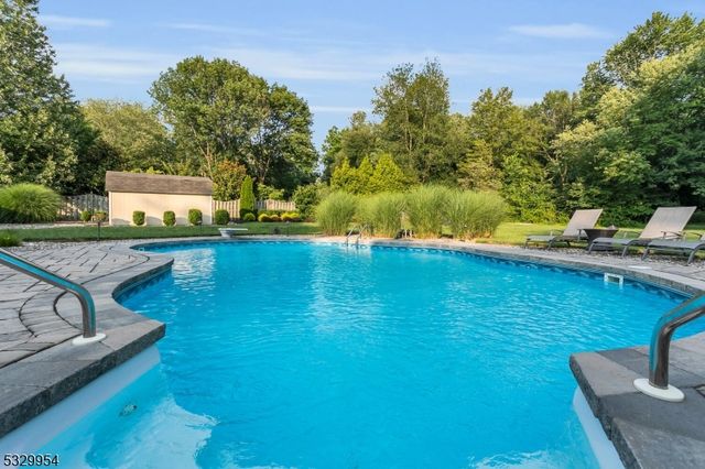 60 Kinnan Way, Bernards Twp., NJ 07920