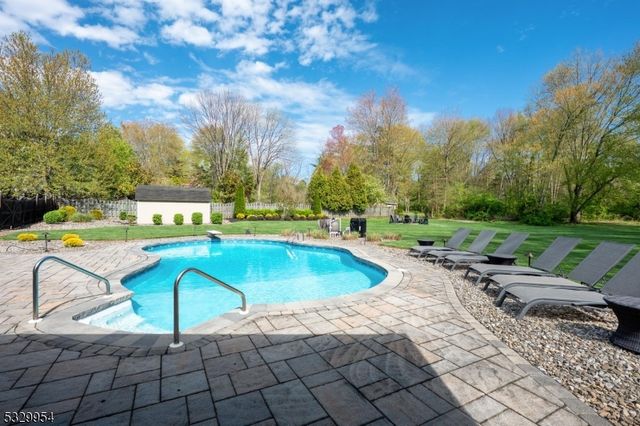60 Kinnan Way, Bernards Twp., NJ 07920