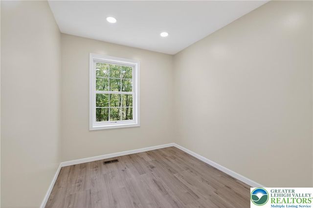 1965 Long Woods, Stroud Twp, PA 18360