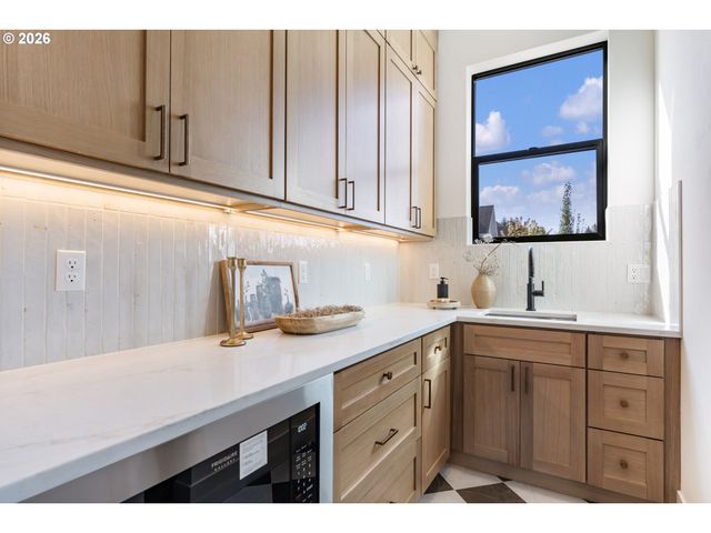 4306 Nw 140TH Way, Vancouver, WA 98685