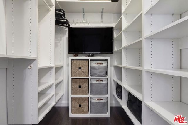 5139 Balboa Boulevard 11, Encino, CA 91316