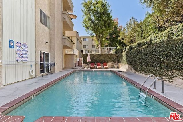 5139 Balboa Boulevard 11, Encino, CA 91316