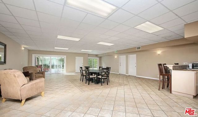 5139 Balboa Boulevard 11, Encino, CA 91316