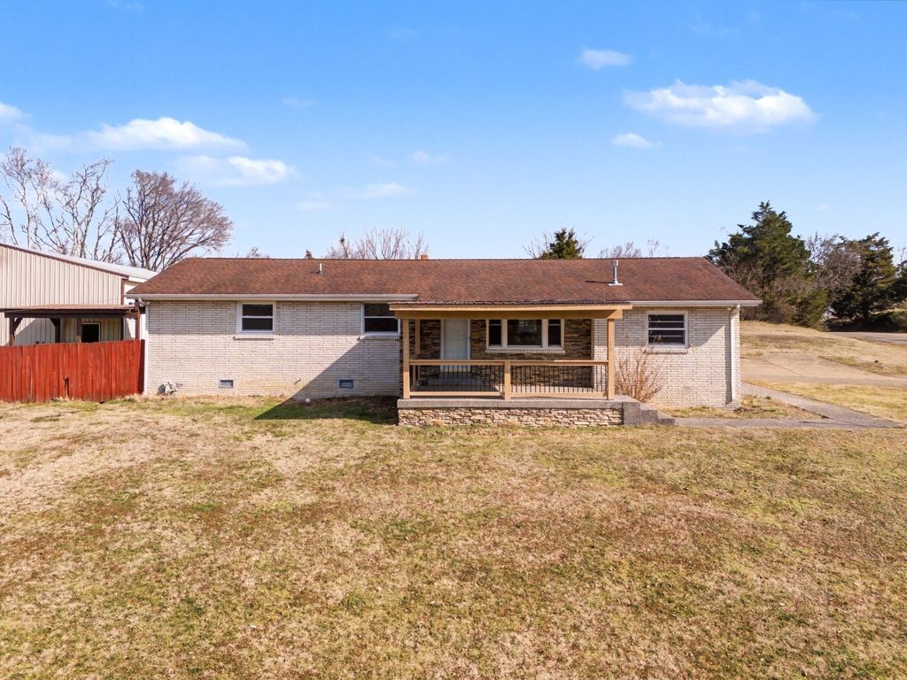 240 Swift Dr, Goodlettsville, TN 37072