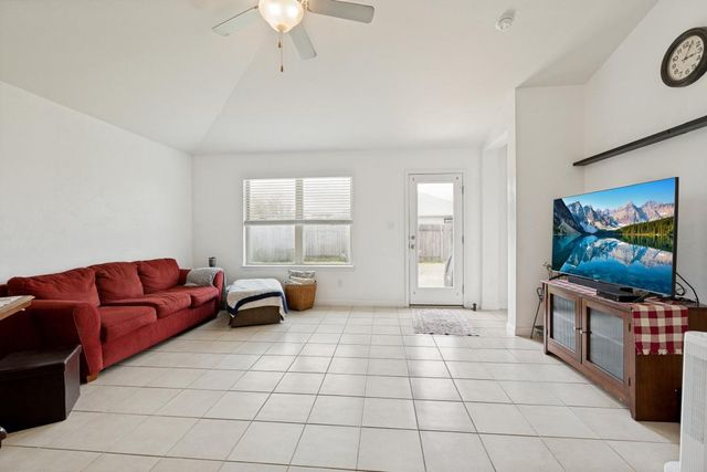 1618 Woodlands DR, Kyle, TX 78640