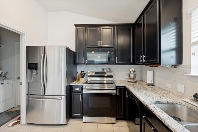 1618 Woodlands DR, Kyle, TX 78640