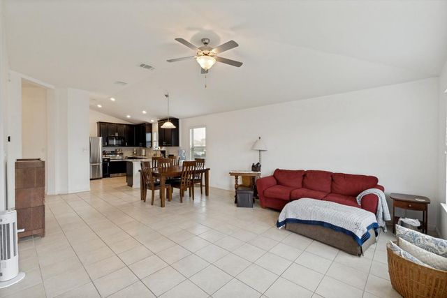1618 Woodlands DR, Kyle, TX 78640