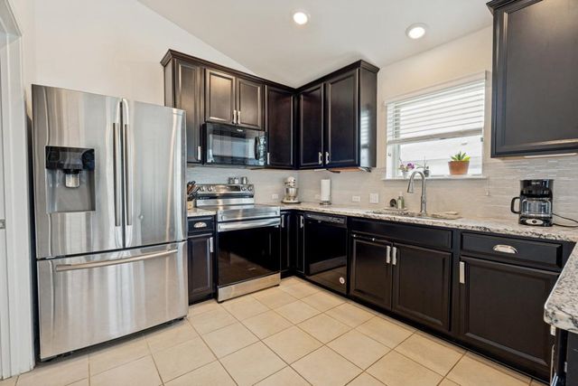 1618 Woodlands DR, Kyle, TX 78640