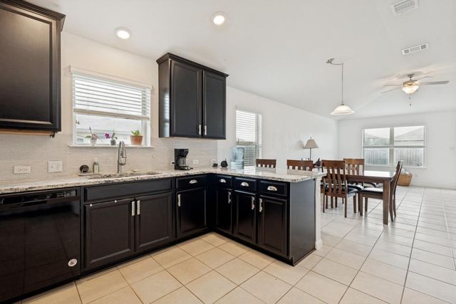 1618 Woodlands DR, Kyle, TX 78640