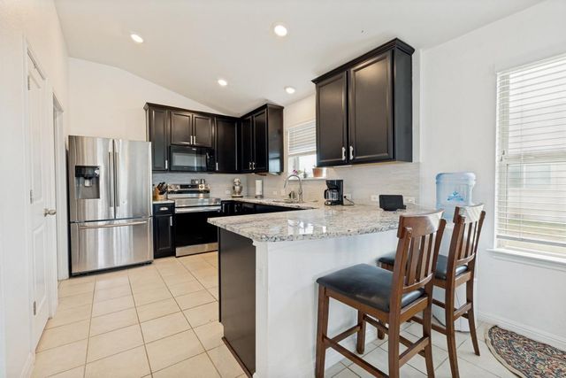 1618 Woodlands DR, Kyle, TX 78640