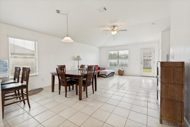 1618 Woodlands DR, Kyle, TX 78640
