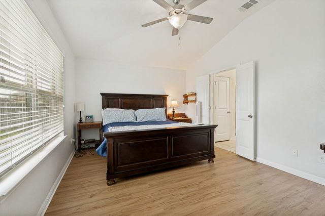 1618 Woodlands DR, Kyle, TX 78640
