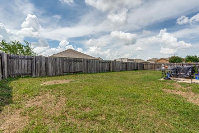 1618 Woodlands DR, Kyle, TX 78640