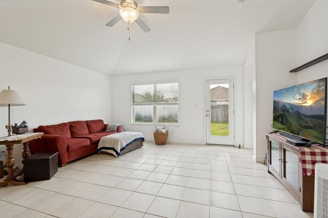 1618 Woodlands DR, Kyle, TX 78640
